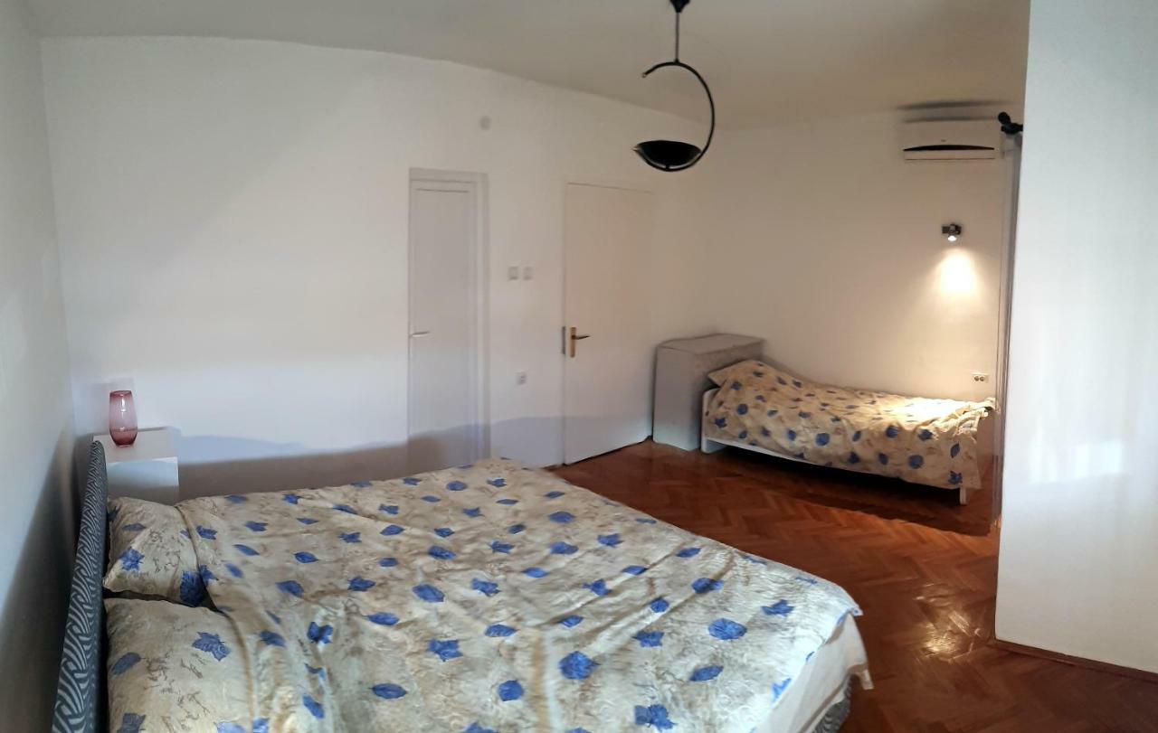 Edelweiss Hostel Stip Exterior photo
